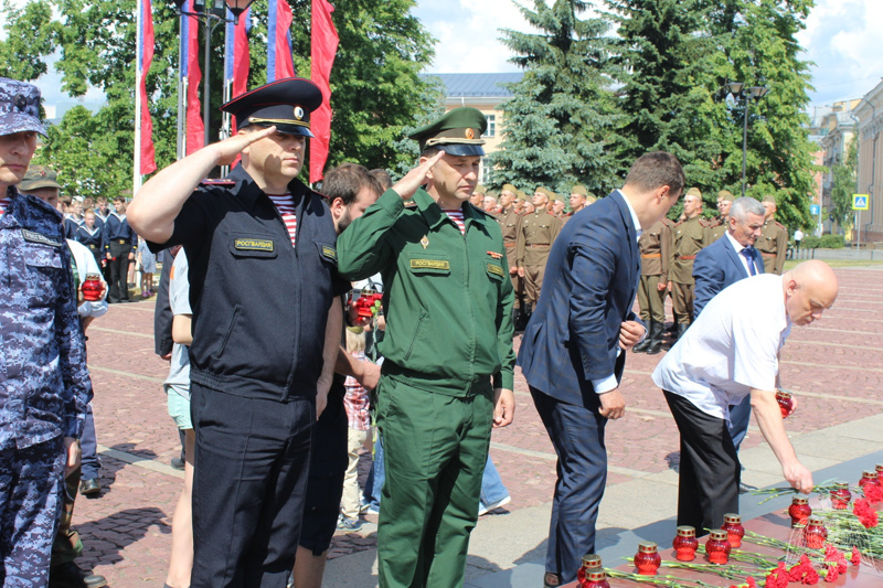 В День памяти и скорби сотрудники, военнослужащие территориального управления приняли участие в республиканской акции «Свеча памяти»