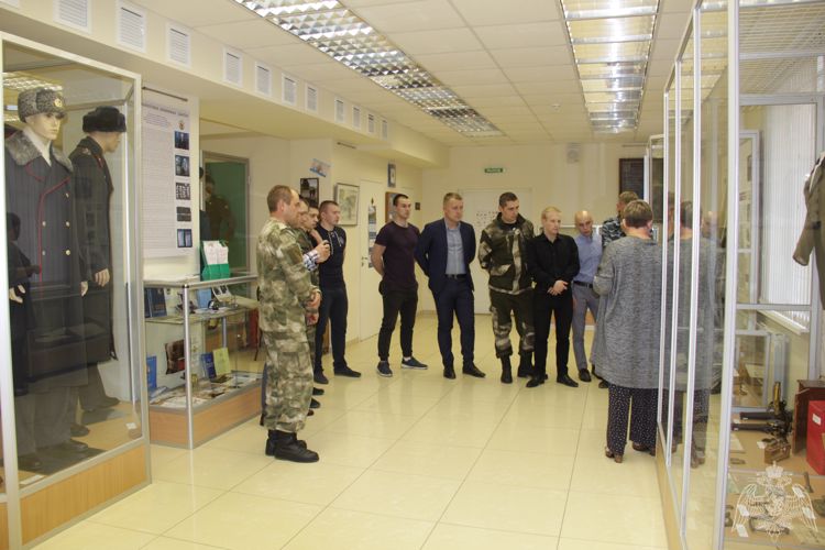 Молодые сотрудники вневедомственной охраны познакомились с историей правоохранительных органов Карелии