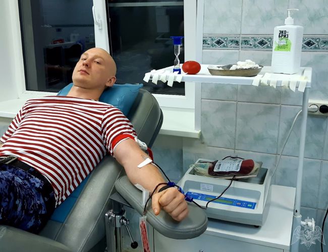 Сотрудники вневедомственной охраны приняли участие во всероссийской донорской акции