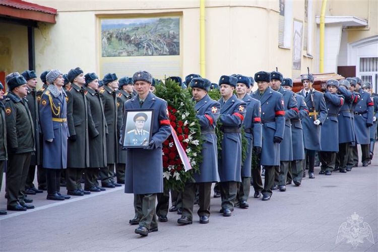 В Северной столице простились с первым командующим внутренними войсками МВД России генерал-полковником Василием Саввиным