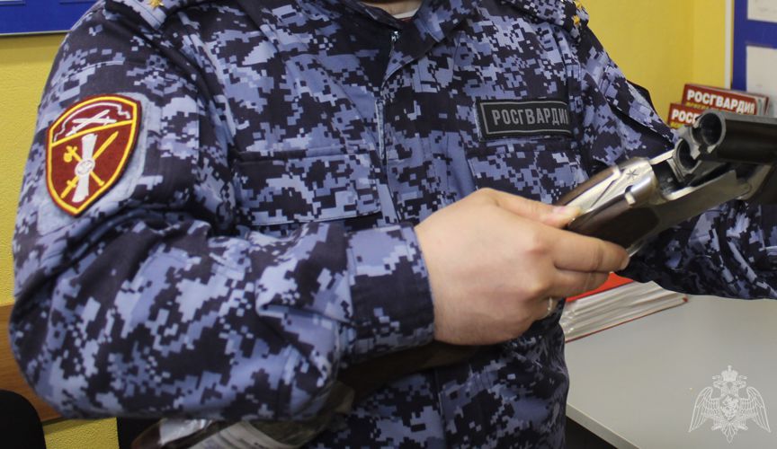 Жители Карелии добровольно сдали росгвардейцам 29 единиц оружия