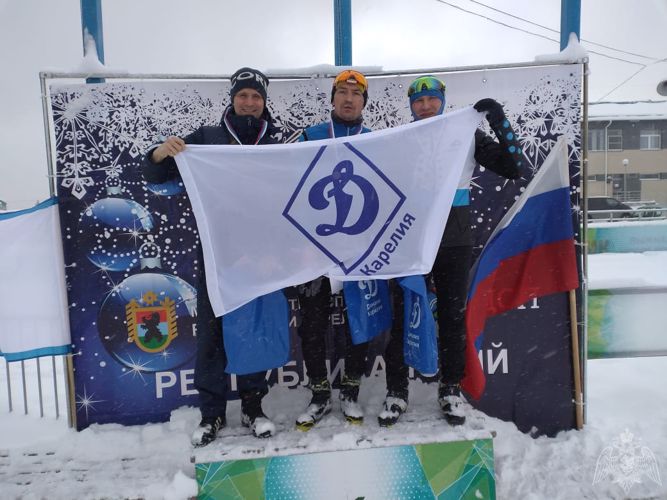 Росгвардейцы завоевали «серебро» на Чемпионате по зимнему служебному двоеборью и лыжным гонкам среди сотрудников органов безопасности и правопорядка
