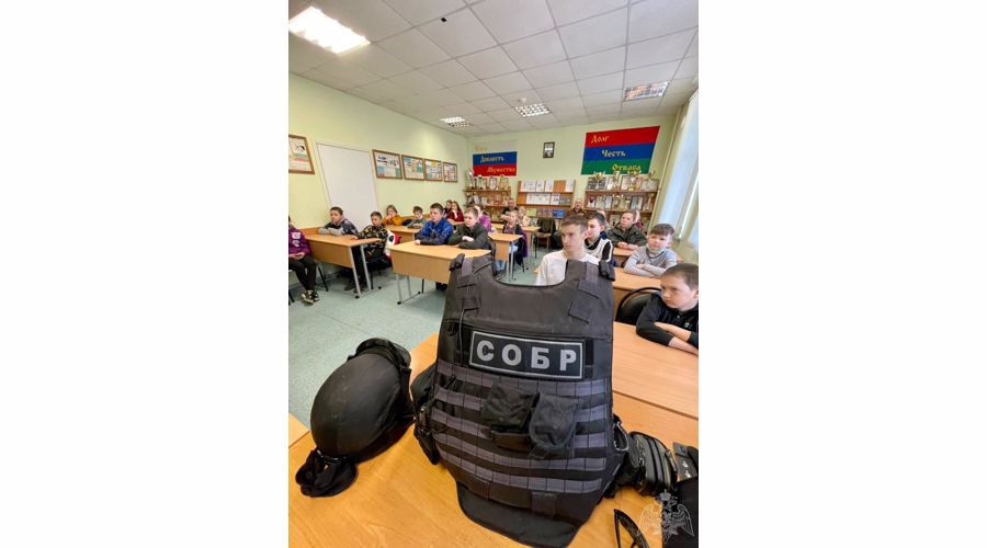 Росгвардейцы провели занятие для воспитанников оздоровительно-патриотического клуба «Ратник»