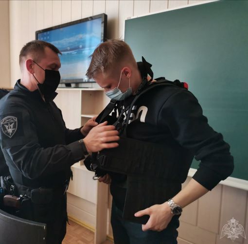 Сотрудники СОБР встретились с учащимися Петрозаводского техникума городского хозяйства
