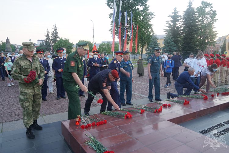 В День памяти и скорби руководство территориального управления Росгвардии приняло участие в акции «Свеча памяти»