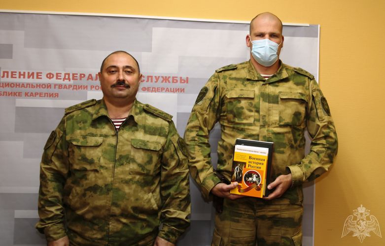 Руководство Северо-Западного округа Росгвардии поздравило карельских росгвардейцев с отличными результатами в «Диктанте Победы»