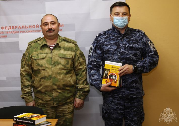 Руководство Северо-Западного округа Росгвардии поздравило карельских росгвардейцев с отличными результатами в «Диктанте Победы»