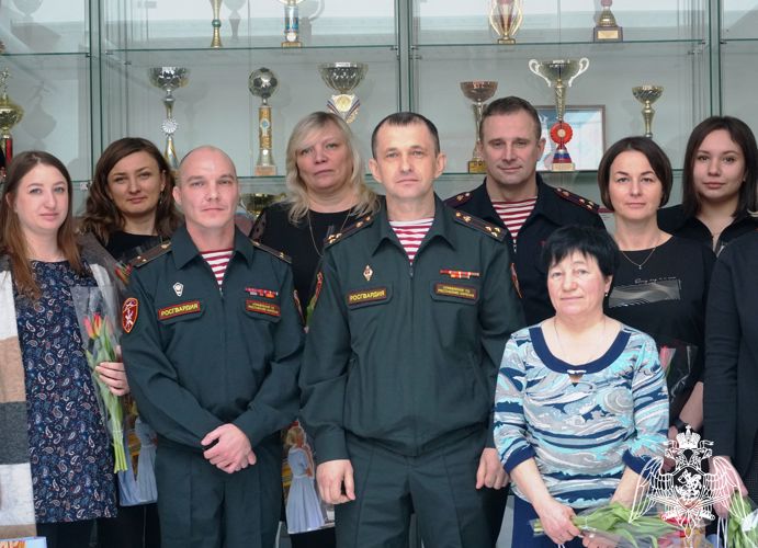 Руководитель территориального управления Росгвардии поздравил сотрудниц и военнослужащих с Международным женским днем