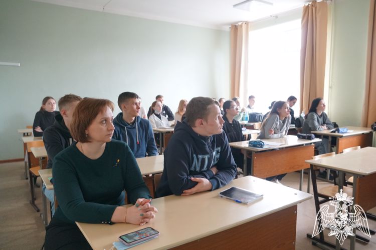 Представитель территориального управления Росгвардии провела профориентационное занятие для студентов