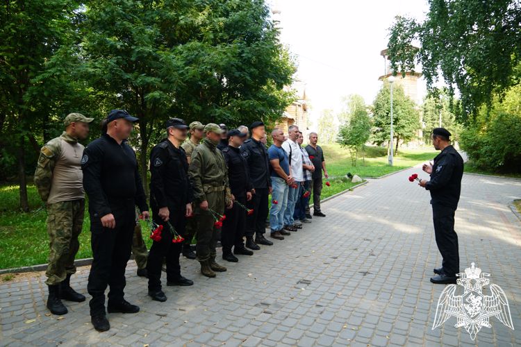 В Петрозаводске состоялось торжественное мероприятие в честь годовщины выхода ОМОН из окружения в Грозном