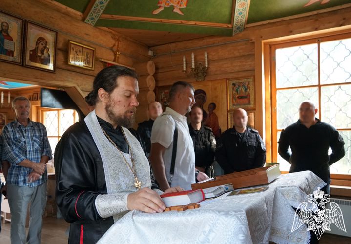 В Петрозаводске состоялось торжественное мероприятие в честь годовщины выхода ОМОН из окружения в Грозном