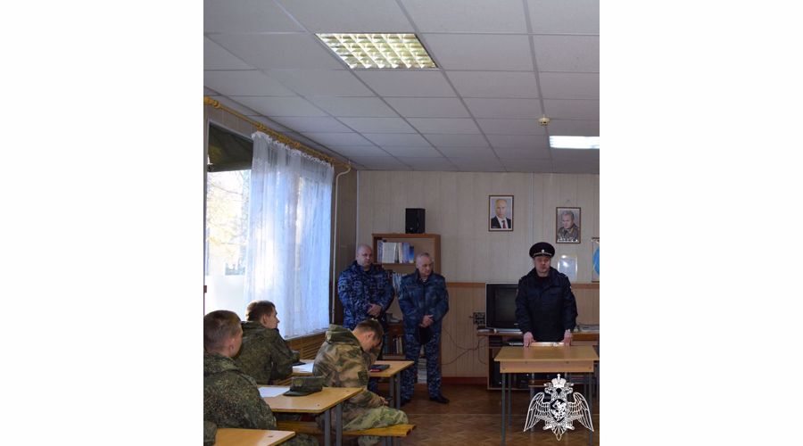 В Карелии росгвардейцы рассказали призывникам о возможности службы по контракту