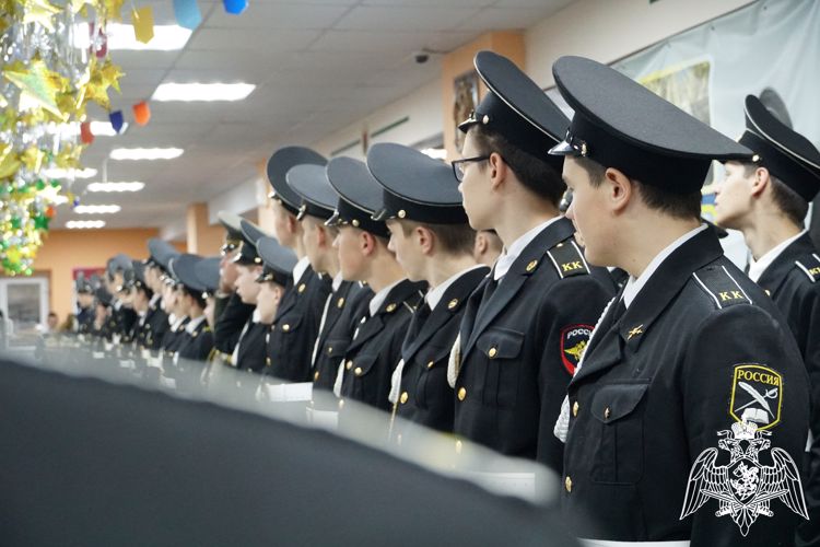 В Карелии руководство Росгвардии поздравило кадетский корпус имени Александра Невского с Днем образования (видео)
