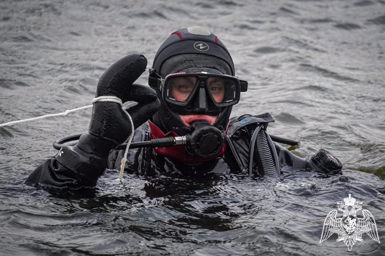 Водолазы карельского ОМОН «Илвес» Росгвардии тренировались в противодиверсионной борьбе (ВИДЕО)