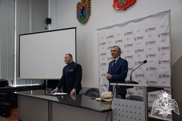 Председатель совета ветеранов территориального управления Росгвардии встретился со студентами карельского филиала РАНХиГС