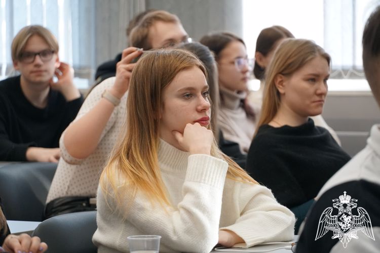 Председатель совета ветеранов территориального управления Росгвардии встретился со студентами карельского филиала РАНХиГС