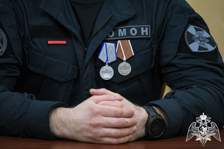 В Карелии вручены госнаграды росгвардейцам, отличившимся в ходе специальной военной операции