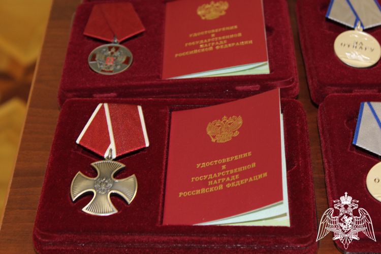 В Карелии вручены госнаграды росгвардейцам, отличившимся в ходе специальной военной операции