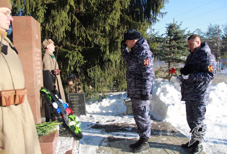 В День защитника Отечества карельские росгвардейцы почтили память погибших героев в Орзеге