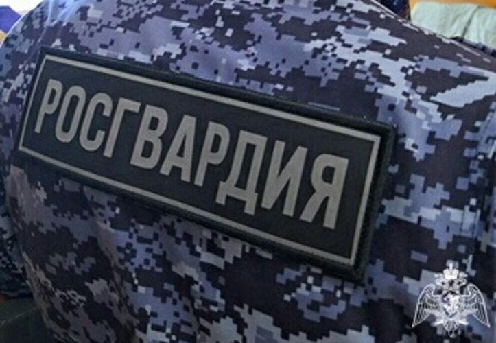 Сотрудники Росгвардии несколько раз выезжали по сигналам тревоги в охраняемые магазины Петрозаводска