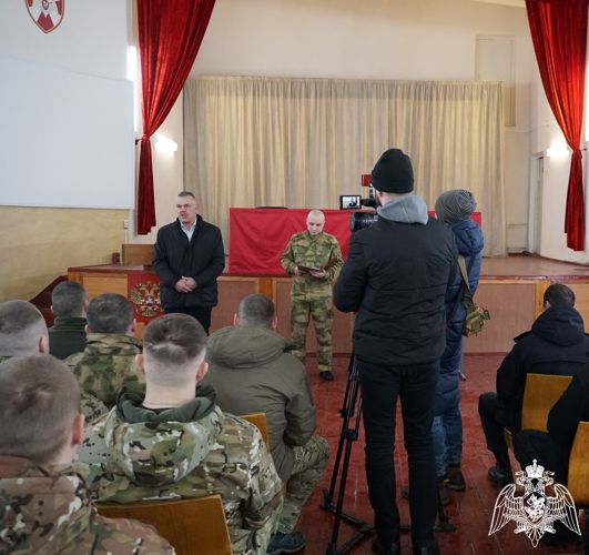 Предприниматель из Петрозаводска передал автомобиль и партию дополнительного оборудования росгвардейцам, участвующим в СВО
