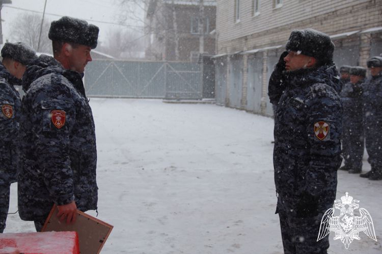 В Петрозаводском отделе вневедомственной охраны состоялось торжественное построение в честь Дня батальона полиции