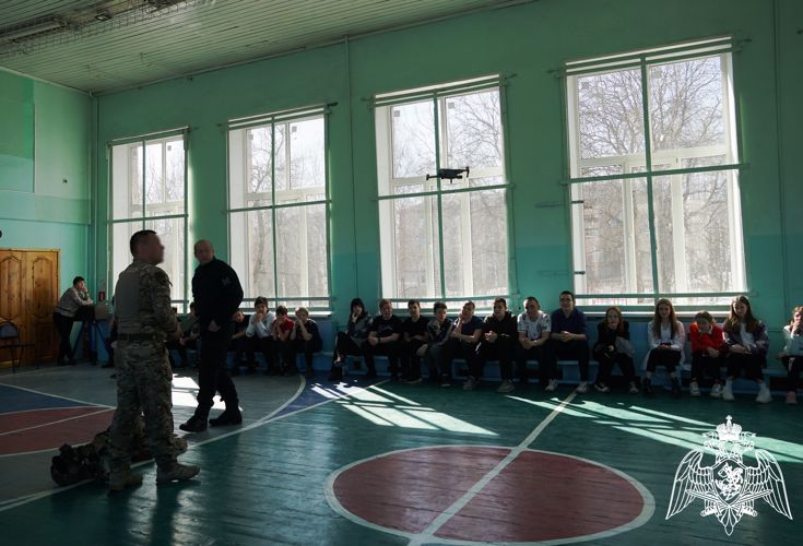 Сотрудники карельского СОБР «Карху» провели спортивное мероприятие для школьников