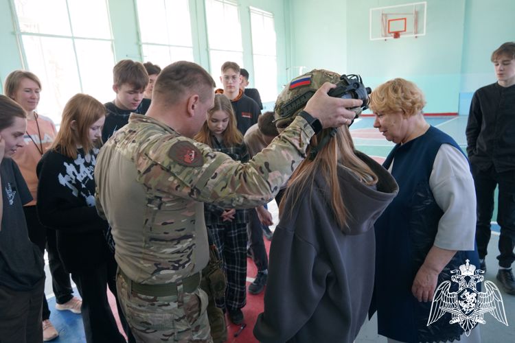 Сотрудники карельского СОБР «Карху» провели спортивное мероприятие для школьников