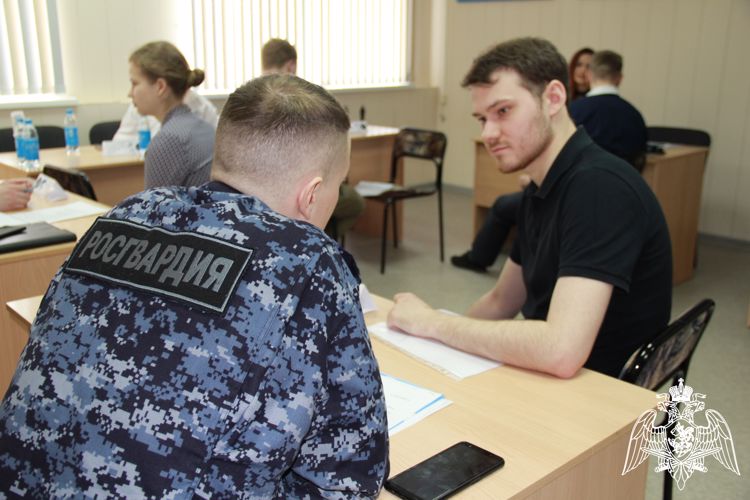 Представители Росгвардии приняли участие в дне работодателя «Юркарьера-2023» в ПетрГУ