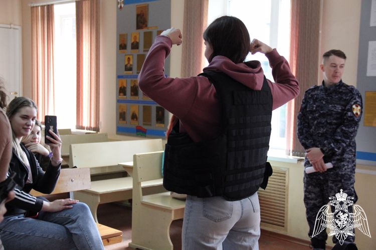 В карельских филиалах вневедомственной охраны прошел День открытых дверей