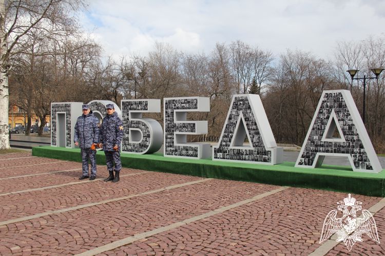 В Петрозаводске представители Росгвардии приняли участие во всероссийской акции «Георгиевская ленточка»