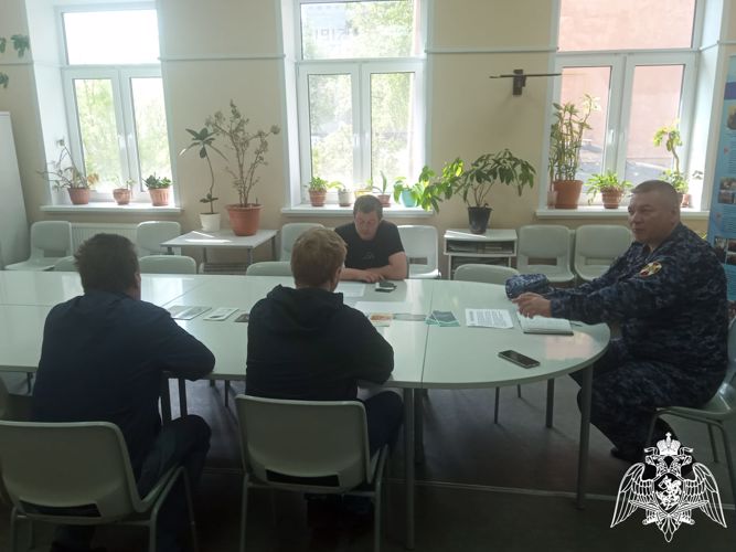 Кондопожские росгвардейцы приняли участие в «Ярмарке вакансий»