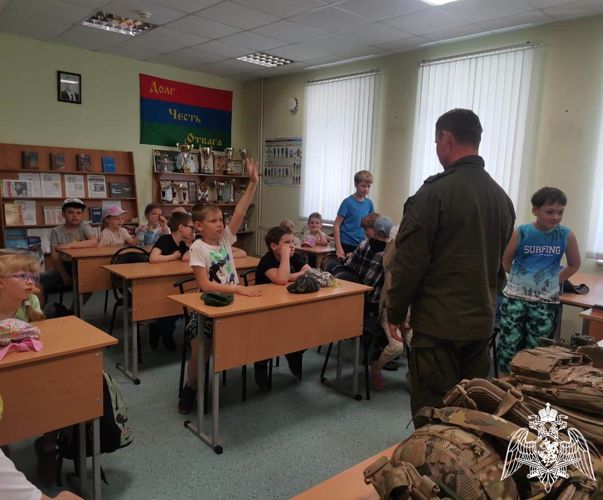 Воспитанники детского лагеря Карелии побывали в Росгвардии