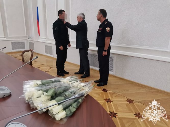 В Карелии вручены госнаграды росгвардейцам, отличившимся в ходе специальной военной операции