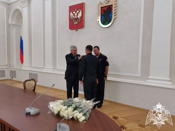 В Карелии вручены госнаграды росгвардейцам, отличившимся в ходе специальной военной операции