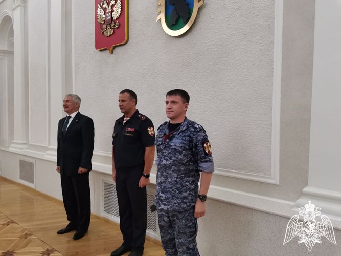 В Карелии вручены госнаграды росгвардейцам, отличившимся в ходе специальной военной операции