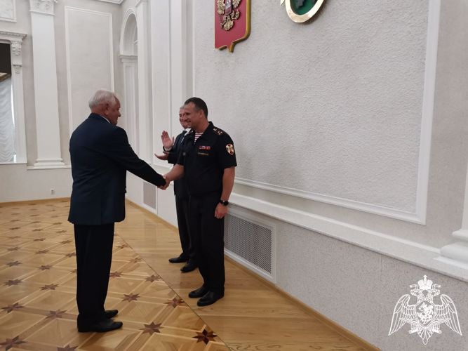 В Карелии вручены госнаграды росгвардейцам, отличившимся в ходе специальной военной операции