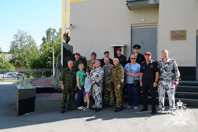 Ветераны почтили погибших сослуживцев, совершив автопробег Санкт-Петербург-Карелия