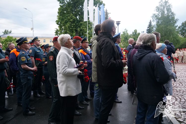 В Карелии руководство Росгвардии приняло участие в акции «Свеча памяти» (видео)