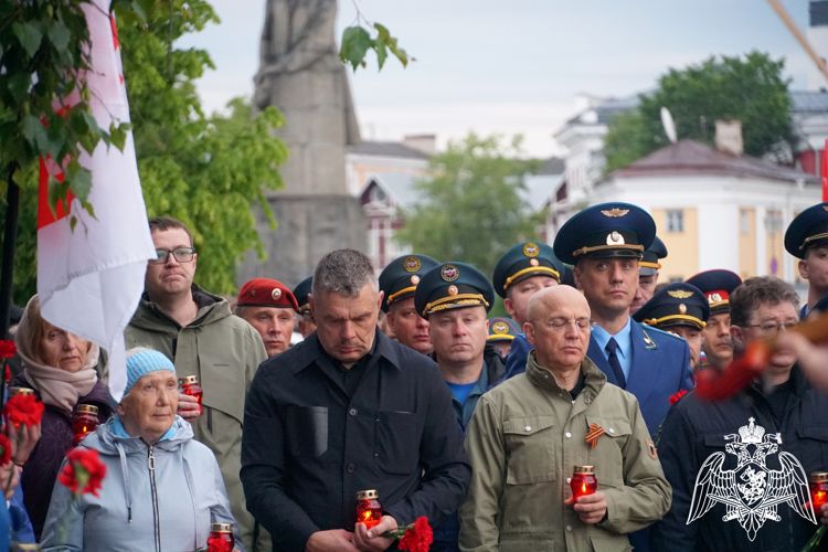 В Карелии руководство Росгвардии приняло участие в акции «Свеча памяти» (видео)