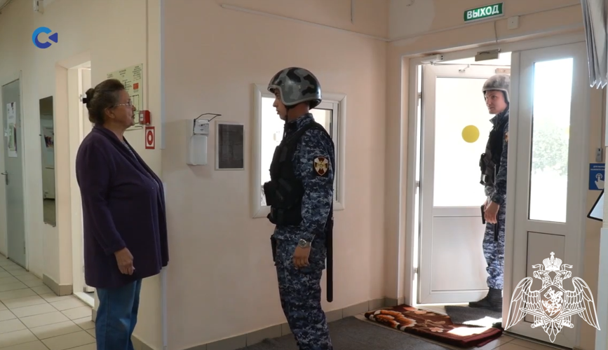 Росгвардия обеспечивает безопасность объектов образования Карелии в первый учебный день