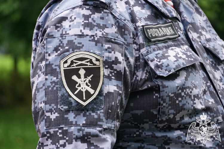 Сотрудники Росгвардии задержали нарушительницу в магазине Петрозаводска
