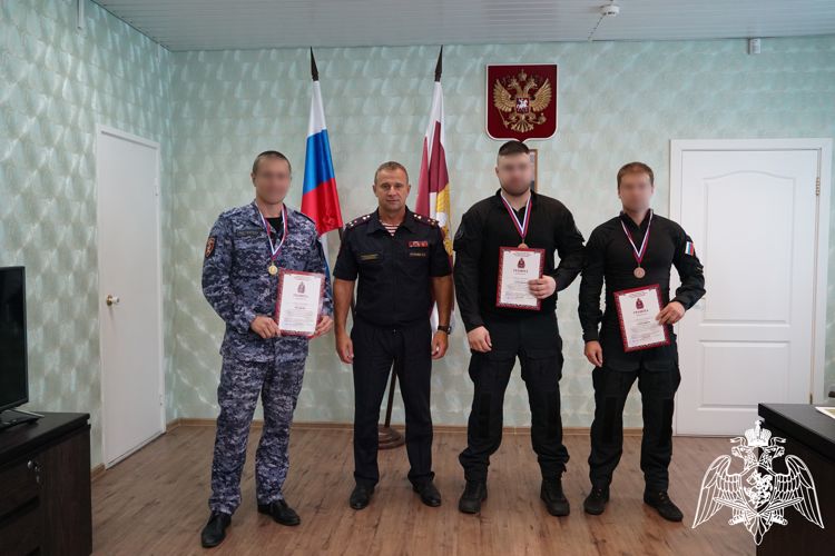 Руководитель территориального управления Росгвардии наградил победителей Чемпионата СЗО по самбо