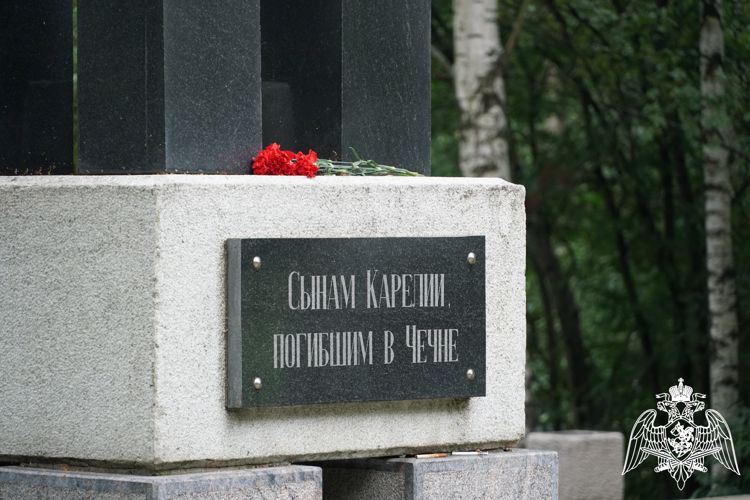 В Петрозаводске состоялось торжественное мероприятие по случаю Дня выхода ОМОН из окружения банд формирования в Грозном