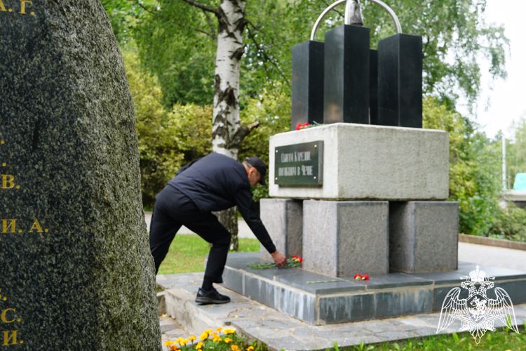 В Петрозаводске состоялось торжественное мероприятие по случаю Дня выхода ОМОН из окружения банд формирования в Грозном