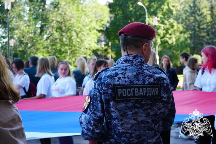В Карелии руководство Росгвардии приняло участие в мероприятиях, посвященных Дню Государственного флага России ​