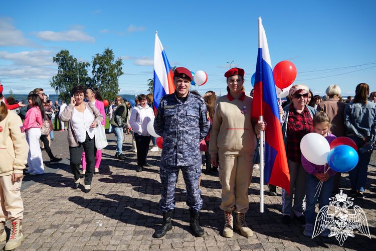 В Карелии руководство Росгвардии приняло участие в мероприятиях, посвященных Дню Государственного флага России ​