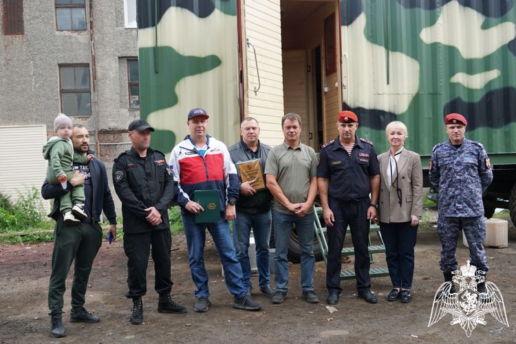 В Карелии представители республиканской власти пополнили материальную базу Росгвардии для участия в СВО
