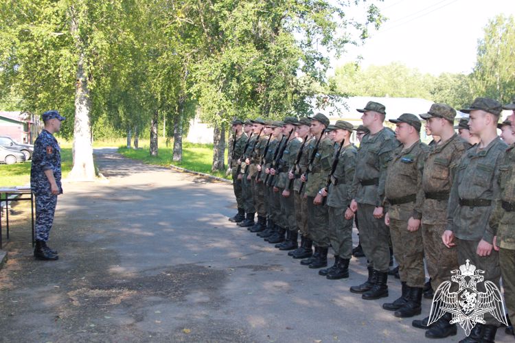 Карельские росгвардейцы рассказали призывникам о службе по контракту