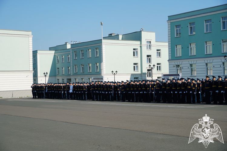 Руководитель теруправления Росгвардии поздравил с Днем знаний воспитанников Петрозаводского президентского кадетского училища 